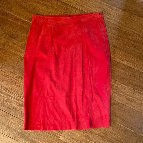 Elie Tahari NWT Regina skirt - size 4 - red - lamb suede - Picture 1 of 8